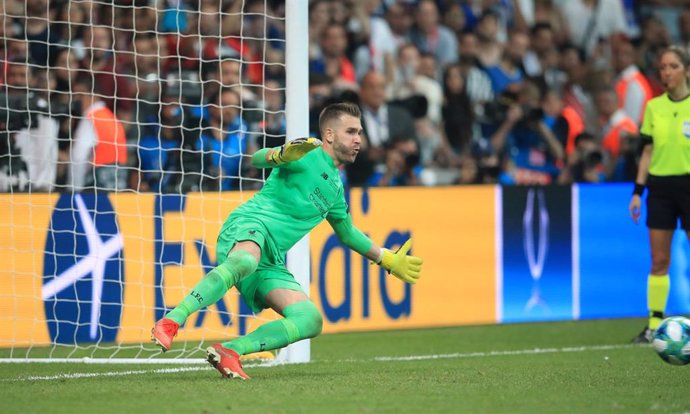 14 August 2019, Turkey, Istanbul: Liverpool goalkeeper Adrian saved a penalty  from Chelsea's Tammy Abraham (Not Pictured) during the UEFA Super Cup Final soccer match between Liverpool and Chelsea at Besiktas Park. Photo: Adam Davy/PA Wire/dpa