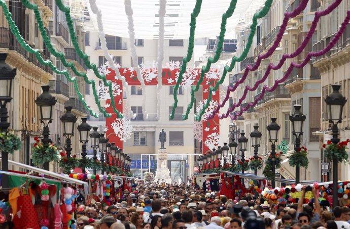 Inicio de la feria de Málaga 2019, por las calles del centro de la capital de la Costa del Sol.