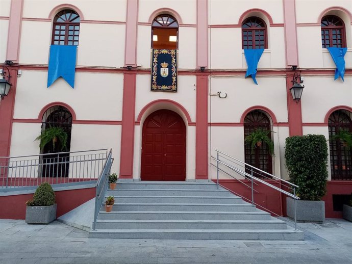 El Ayuntamiento de Alcalá de Guadaíra cuenta con nuevo acceso adaptado para personas con movilidad reducida