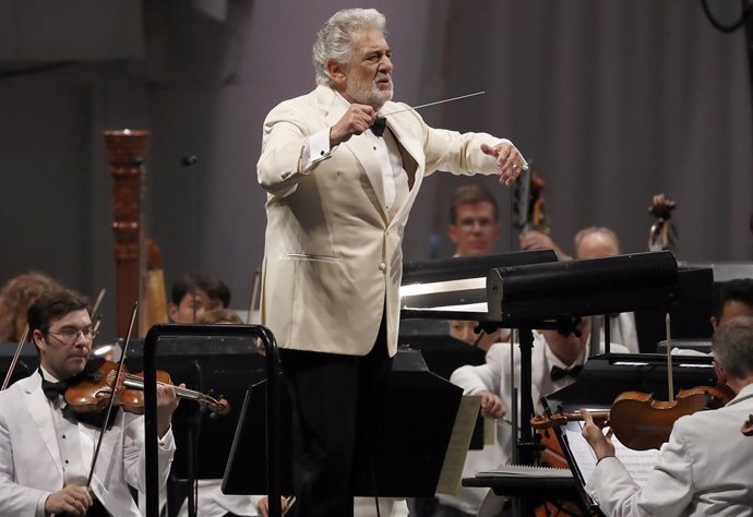 September 13, 2013 - Los Angeles, California, United States: Placido Domingo conducts music from Spain with the Los Angeles Philharmonic Orchestra at the Hollywood Bowl on Thursday night, Sept. 13, 2018. On August 13, 2019 it was reported that at least 
