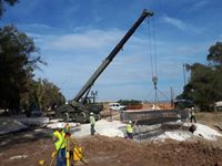 Defensa tiende un puente junto al de los Olivarejos para mejorar el recorrido para la Venida de la Virgen del Rocío