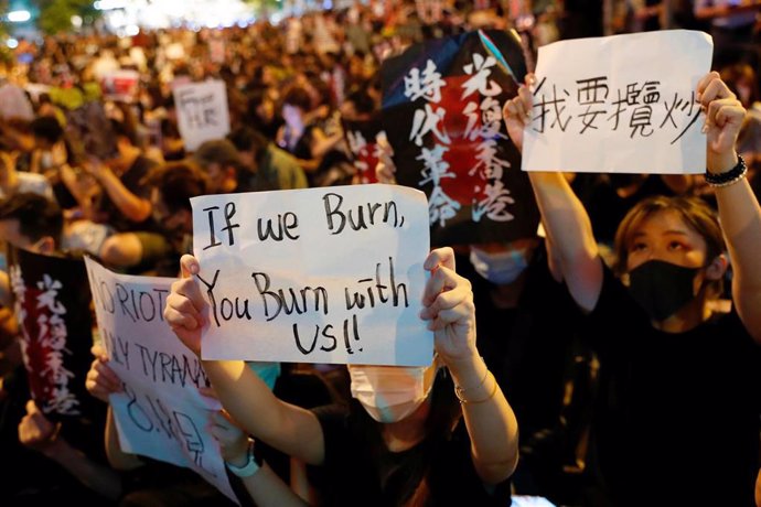 China.- Miles de estudiantes se concentran en Hong Kong para pedir ayuda a EEUU 