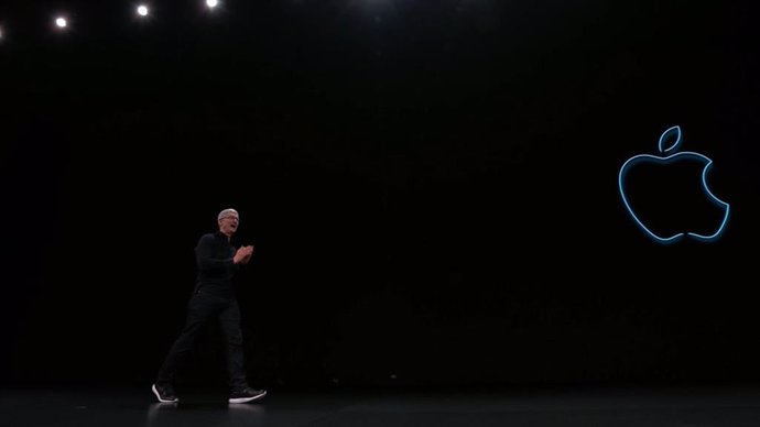 Tim Cook, CEO de Apple, presenta en WWDC 2019 el nuevo iOS 13