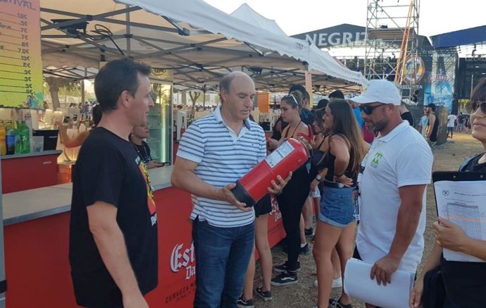 Inspección en un macroconcierto