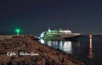 Una nave de Baleària procedente de Ibiza encalla en la escollera del puerto de Denia