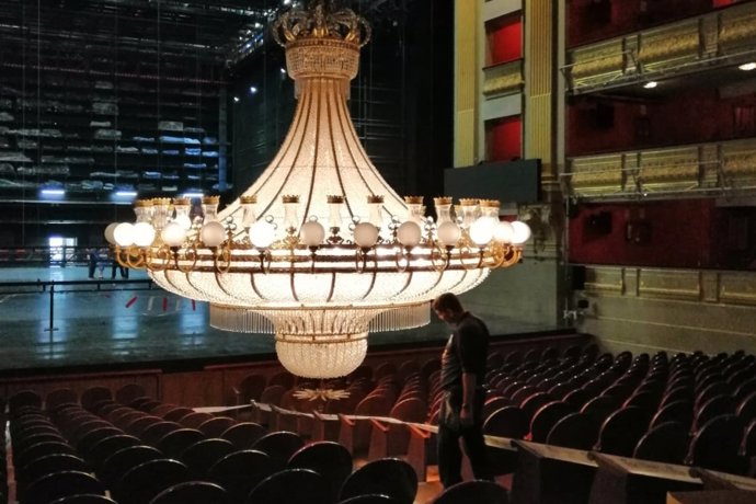 El Teatro Real hace en agosto 'la gran parada' con trabajos de mantenimiento y rehabilitación