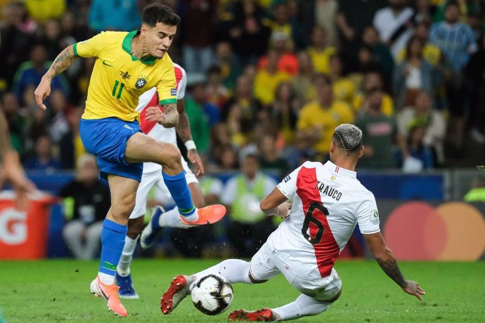 Philippe Coutinho, en un partido con la selección brasileña.