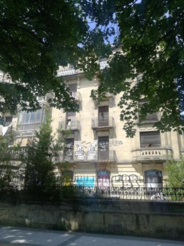 Edificio ocupado en la calle Moraza de San Sebastián