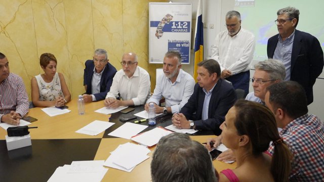 Foto de la rueda de prensa de Luis Planas y Ángel Víctor Torres