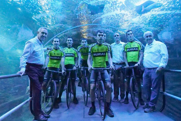 Los ocho ciclistas del Euskadi-Murias que van a correr La Vuelta 2019