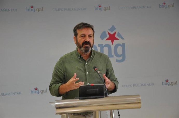 El diputado nacionalista Luís Bará durante la rueda de prensa.