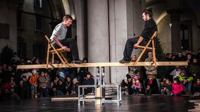 Espectáculo de Kolektiv Lapso Cirk