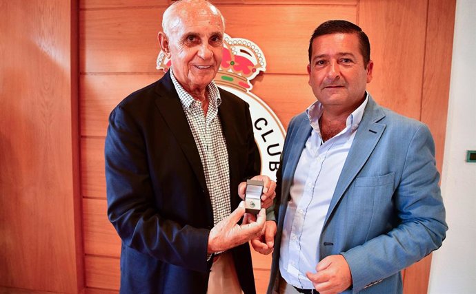 Fútbol.- La Fundación Real Racing Club distingue a Valentín Valle con su insigni