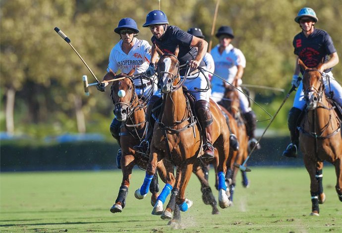 Partido entre La Esperanza y Jolly Roger