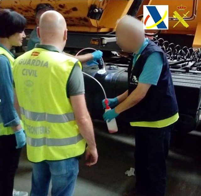 Imagen de la intervención en varias empresas de Valladolid que supuestamente han cometido fraude con el uso de gasóleo agrícola.