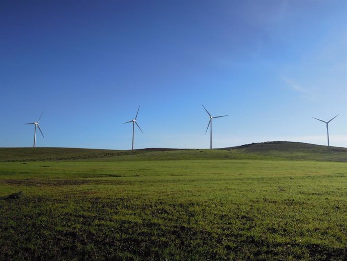 Economía.- Iberdrola cierra tres contratos de suministro de energía 'verde' para
