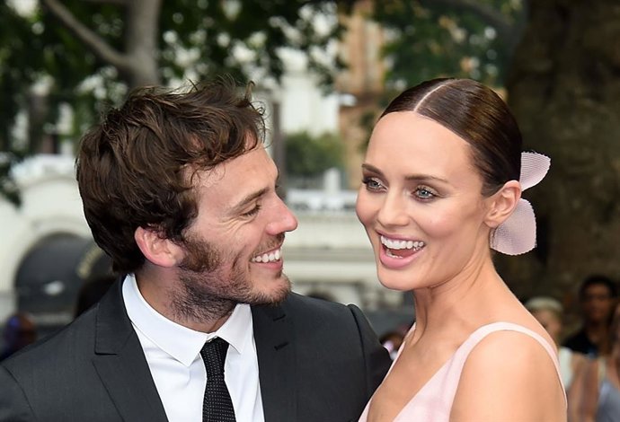 Sam Claflin y Laura Haddock en la premiere de 'Transformers: The Last Knight'