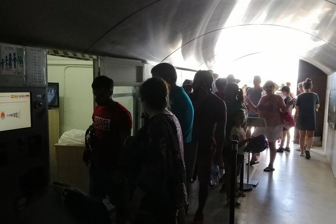 Colas en el ascensor del Castillo de Santa Bárbara