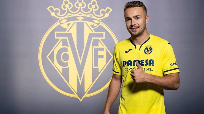Fútbol.- Ontiveros alcanza un acuerdo con el Villarreal para las cinco próximas 