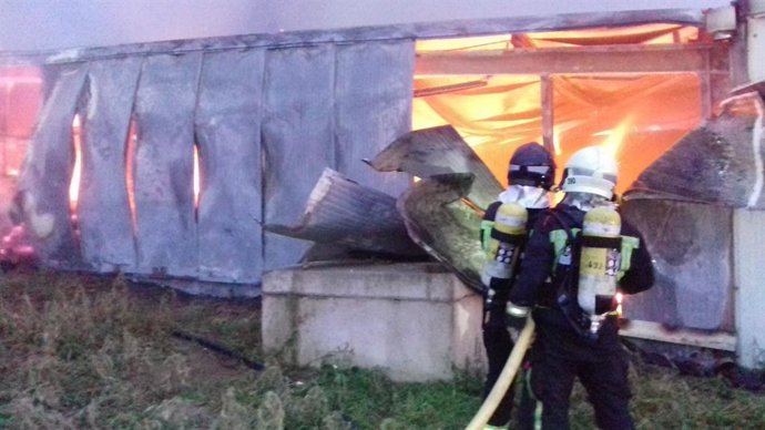 Un incendio en una quesería de Getaria (Gipuzkoa) causa la muerte de 15 ovejas y