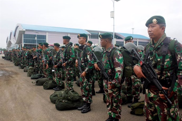 Soldados llegan a Sorong en Indonesia para controlar las protestas