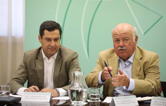 Juanma Moreno preside la reunión del gabinete de seguimiento para analizar la situación del brote de listeriosis