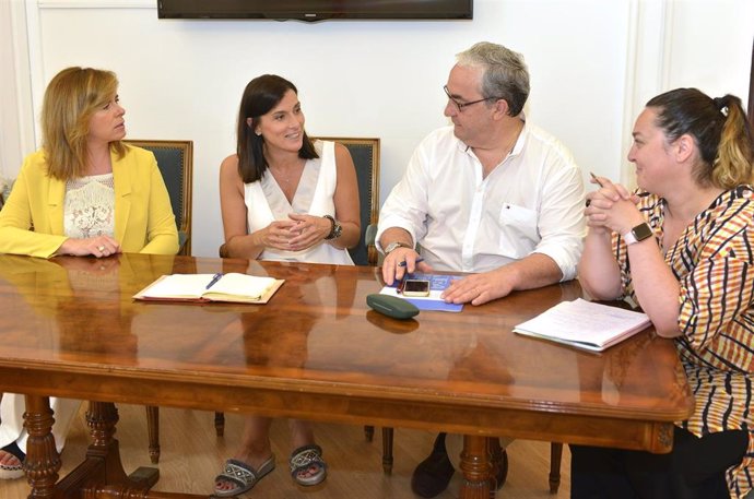 La alcaldesa de Santander, Gema Igual, se reúne con el Colegio de Médicos
