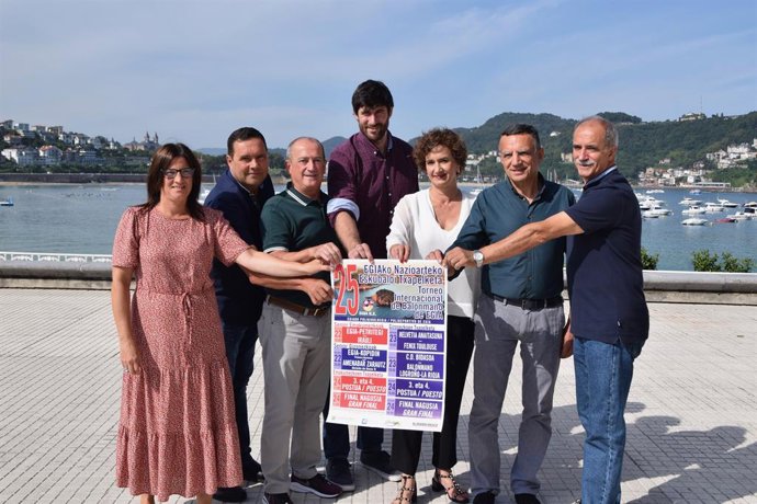 Egiako Nazioarteko Eskubaloi Txapelketako aurkezpena.