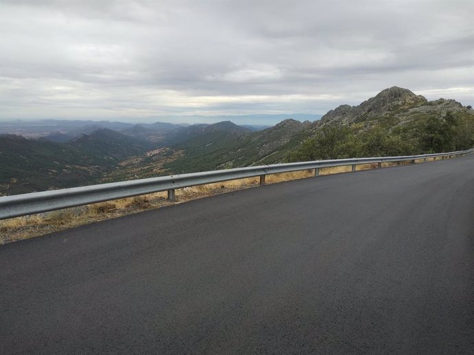 Las obras de la carretera al Pico Villuercas concluirán en otoño