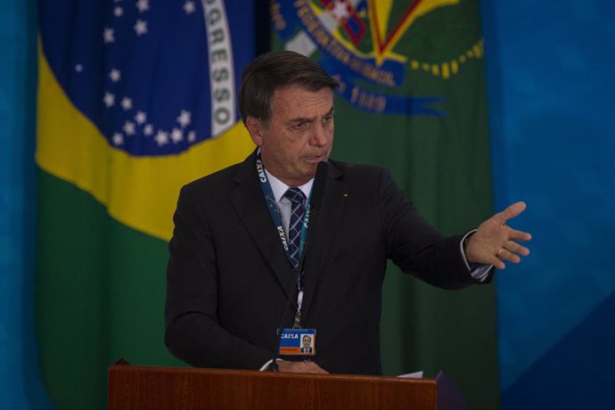 Brasil.- Bolsonaro dice que las ONG podrían estar provocando los incendios en el