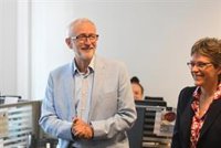 Corbyn convoca una reunión con otros líderes para estudiar "todas las tácticas" para frenar a Johnson