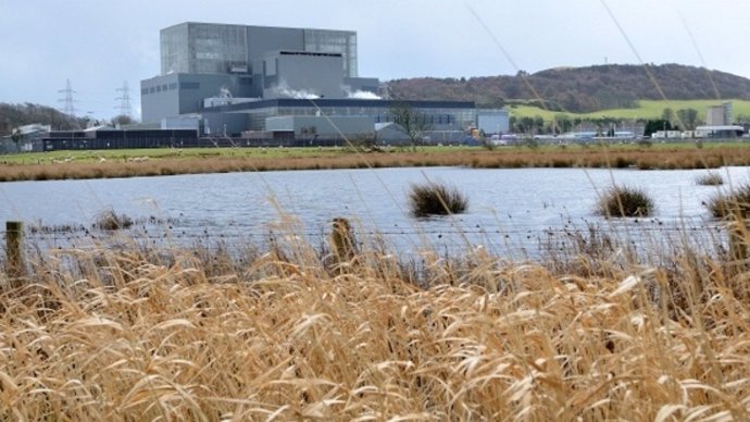 R.Unido.- Un reactor nuclear de Escocia reabre tras un año cerrado por grietas e