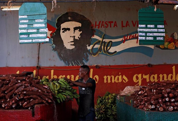 Mercado de productos frescos en La Habana