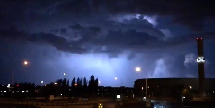 Imagen de la fuerte tormenta de ayer, 21 de agosto de 2019, en la ciudad de Madrid..