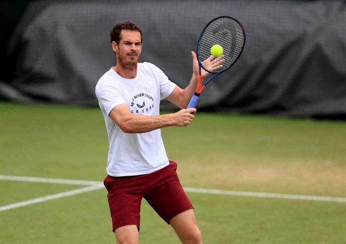 09 July 2019, England, London: British tennsi player Andy Murray in action during a practice session on day eight of the 2019 Wimbledon Grand Slam tennis tournament at the All England Lawn Tennis and Croquet Club. Photo: Mike Egerton/PA Wire/dpa