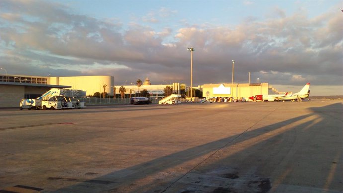 Una pista de l'aeroport de Sont Sant Joan (Palma).