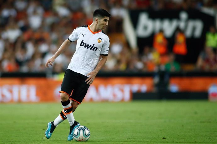 Carlos Soler of Valencia during the friendly football match played between Valencia CF and Inter de Milan at Mestalla Stadium in Valencia, Spain, on August  10, 2019.