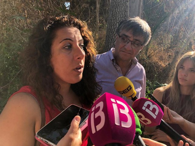 Cort exigirá al Govern que asuma el coste de la limpieza del torrente de Sa Riera La regidora de Infraestructuras y Distrito Ponent, Angélica Pastor, atiende a los medios.
