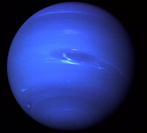 Neptuno, visto de cerca por Voyager 2