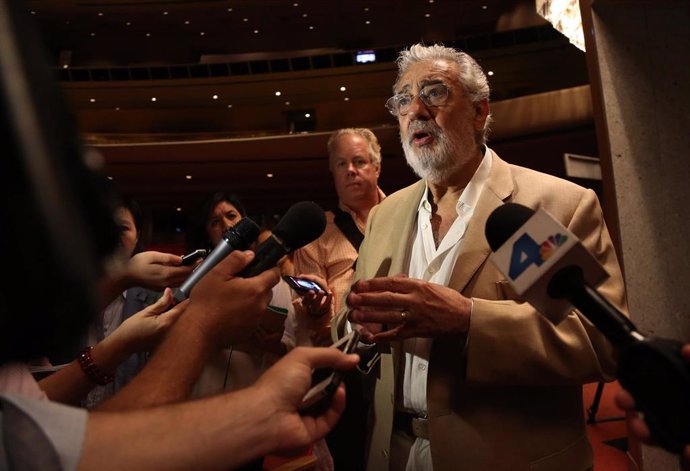 September 16, 2013 - Los Angeles, California, United States: Placido Domingo talks to members of the press in the Dorothy Chandler Pavilion during a media event for "Carmen" by the LA Opera, and conducted by Domingo. On August 13, 2019 it was reported t