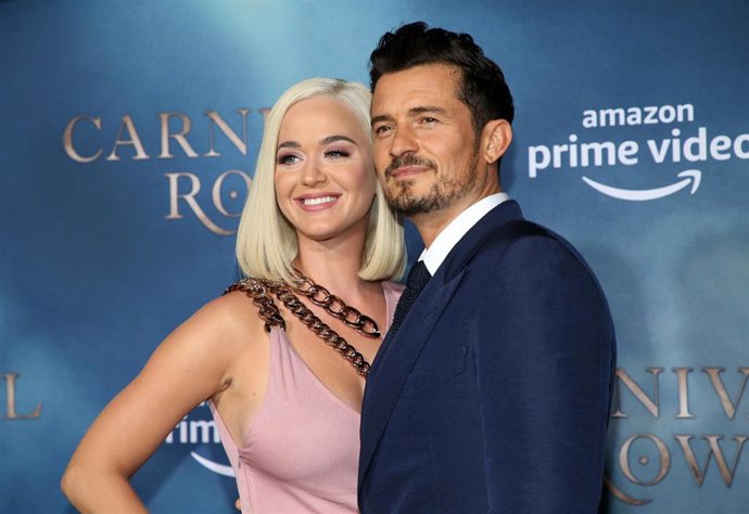 Katy Perry y Orlando Bloom en la premiere de 'Carnival Row' en Los Ángeles