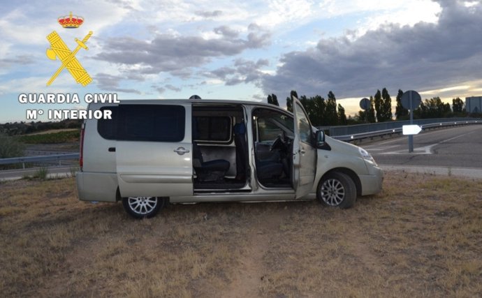 Furgoneta siniestrada cuyo conductor cuadruplicaba el límite de alcohol.