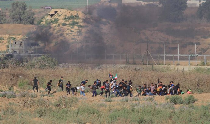 O.Próximo.- Al menos dos palestinos heridos por disparos israelíes durante un in