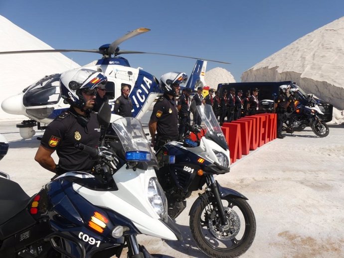Imagen de la Policía Nacional en La Vuelta
