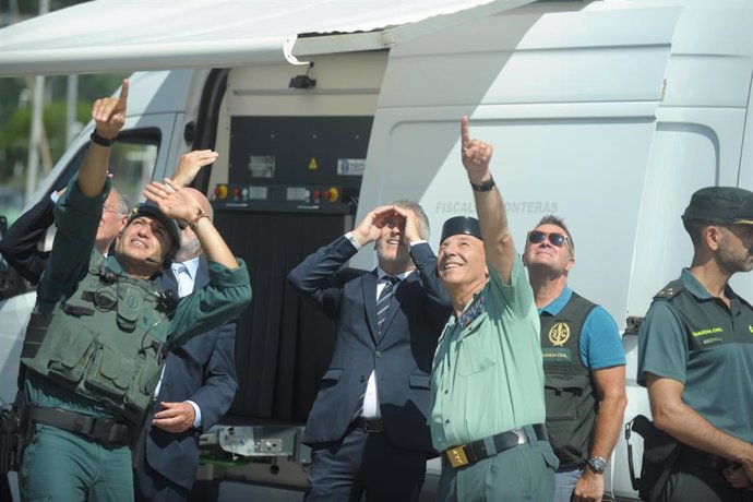 El ministro del Interior en funciones, Fernando Grande-Marlaska, durante una vista al dispositivo de seguridad de la Guardia Civil en Hondarribia.