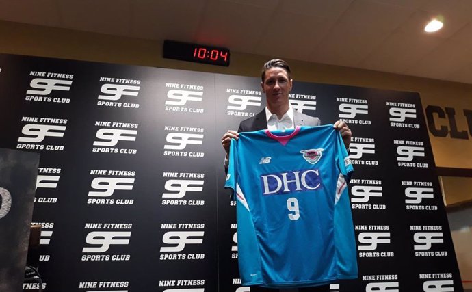 Fernando Torres con la camiseta del Sagan Tosu.