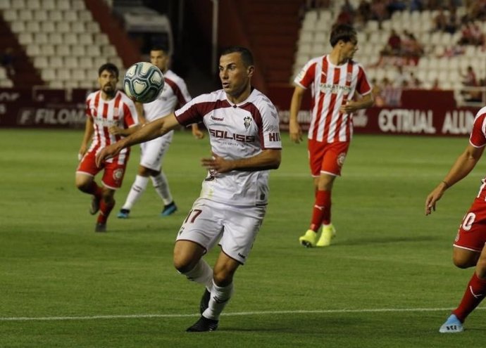 Fútbol/Segunda.- El Albacete vence en casa a un Girona en fuera de juego