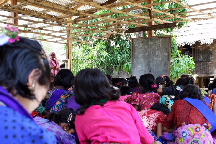 Birmania.- Cientos de miles de niñas rohingya viven amenazadas por los abusos y 