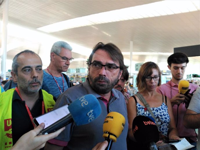 El secretario general de UGT de Catalunya, Camil Ros, en el Aeropuerto de Barcelona.