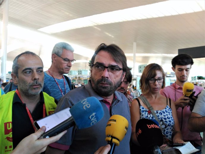 El secretari general d'UGT de Catalunya, Camil Ros, en l'Aeroport de Barcelona.